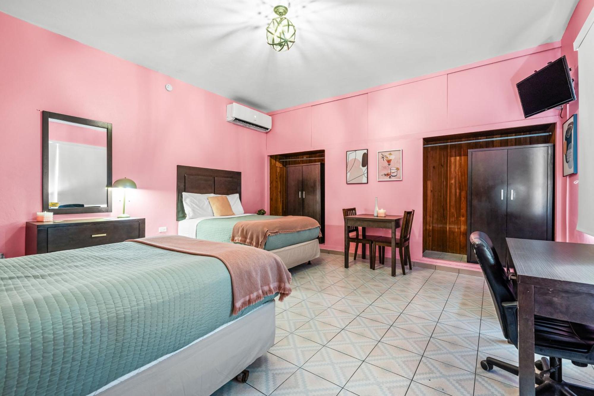 Borinquen Beach Inn Сан-Хуан Екстер'єр фото